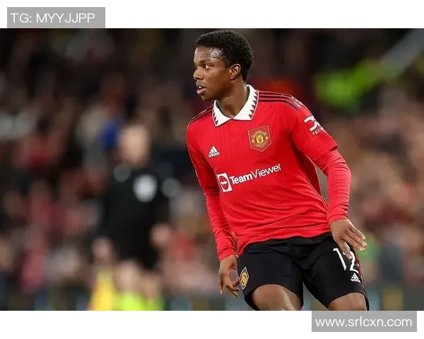 卡塞米罗的辉煌之路：从巴西足球新星到欧洲顶级中场的蜕变与成就