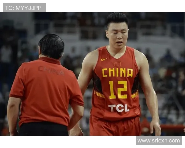 李根：从篮球场上的闪耀明星到社会责任的践行者之路