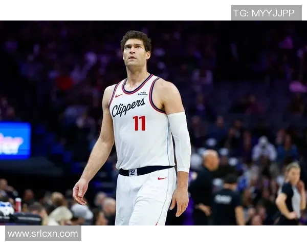 布鲁克洛佩斯:从篮筐之下到三分线外的篮球传奇之路 布鲁克洛佩斯:从篮筐之下到三分线外的篮球传奇之路